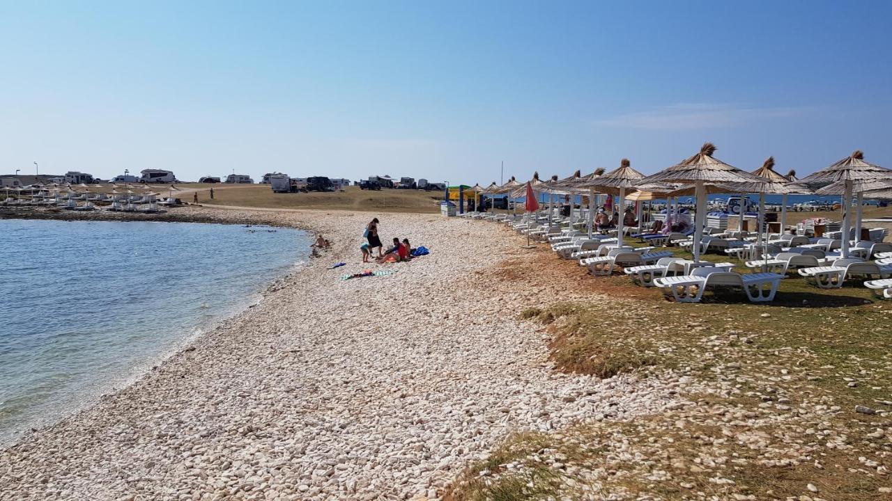 Apartmani Sunce I More Premantura Kültér fotó
